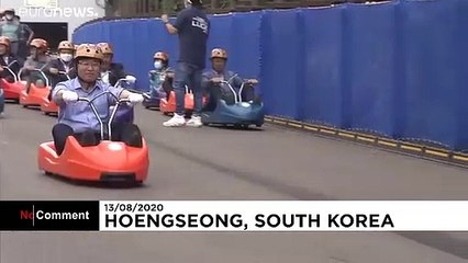 Corée du Sud : une piste de luge géante... sur une route fermée