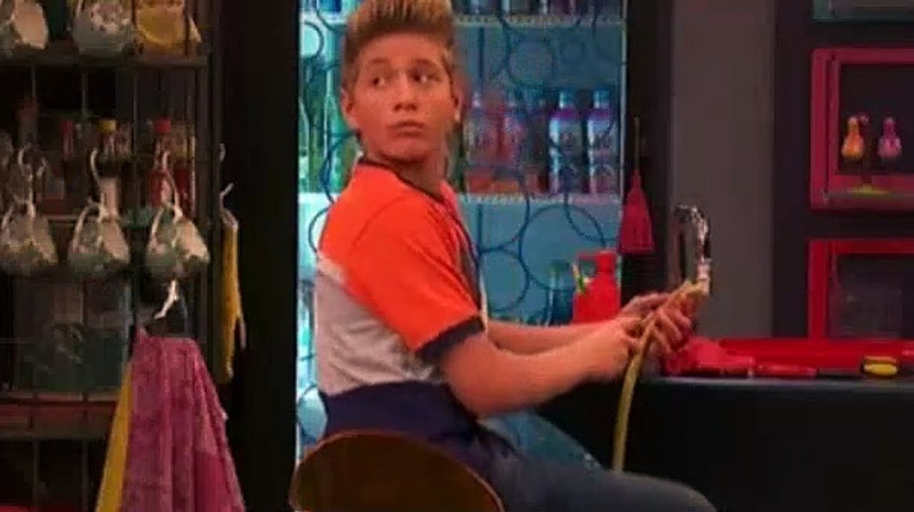 Game Shakers S02E13 Llama Llama Spit Spit