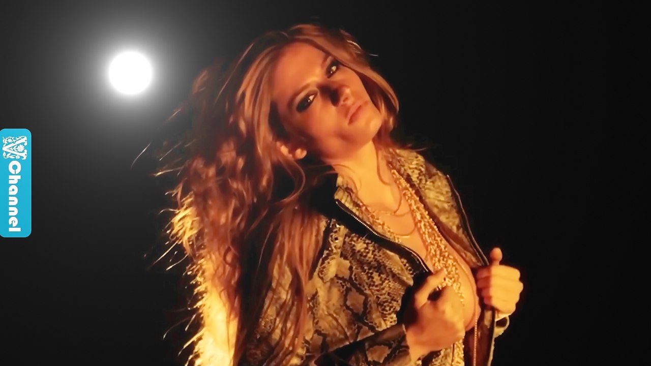 Daniel Blume - Heartbreaker [Michael Calfan Remix] (Music Video)