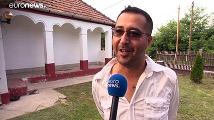 Tomor: ahol sorsok múlnak egy kisbuszon