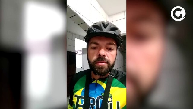 Trabalhadores usam bicicleta para evitar contaminação em ônibus