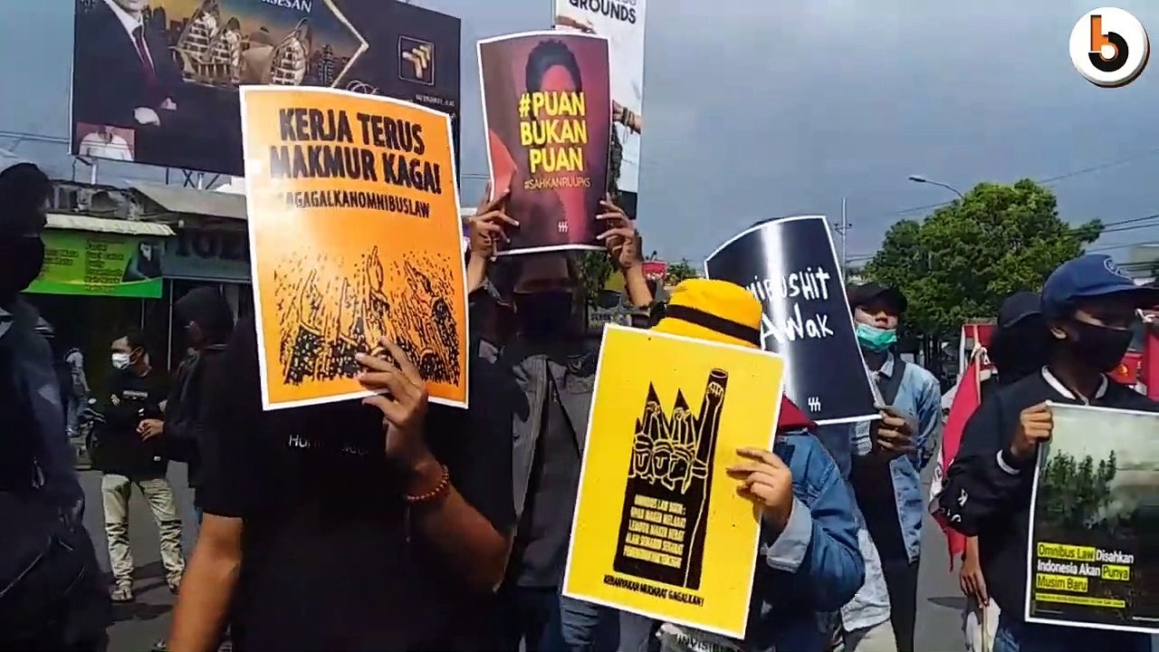 PULUHAN AKTIVIS TOLAK RUU OMNIBUS LAW