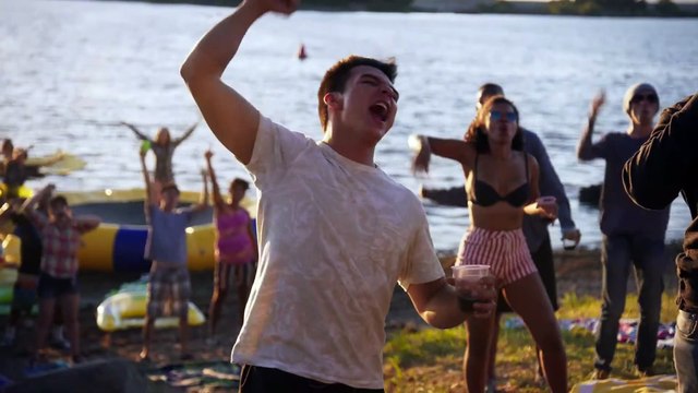 American Pie Presents Girls' Rule - Official Trailer