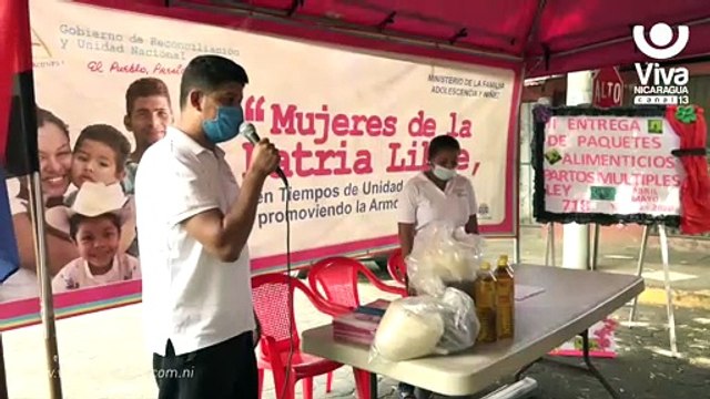 MIFAN entrega paquetes alimenticios a madres con partos múltiples en Managua