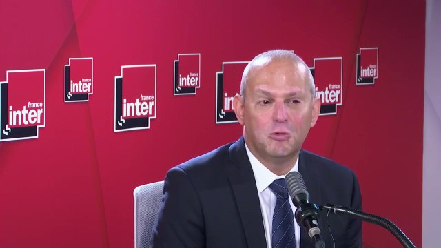 Jérôme Salomon : Les Mayennais se sont mobilisés, ont observé l'ensemble des gestes barrières, ont accepté de se faire tester massivement : ça a marché. Avec la réaction des citoyens, on peut freiner l'épidémie et mettre fin à des clusters à risque.