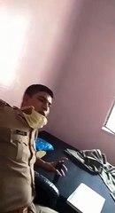 शाहजहांपुर: खाकी वर्दी पर फिर लगा रिश्वत लेने का दाग