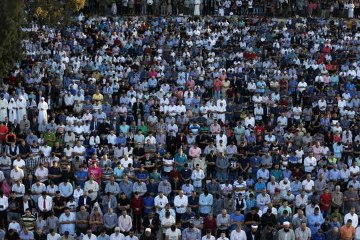 Eid al-Fitr celebration around the world
