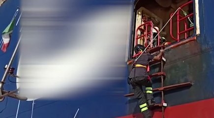 Genova - Fuoriuscita di vapori da nave, intervengono i Vigili del Fuoco (14.08.20)