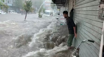 जयपुर बना जलपुर : चारदीवारी में बाढ़ के हालात, विधानसभा पहुंच रहे MLA भी भारी बारिश में फंसे