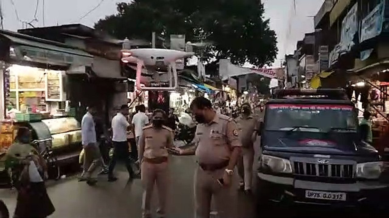 इटावा: स्वतंत्रता दिवस के मौके पर ड्रोन के जरिए शहर में की जा रही निगरानी