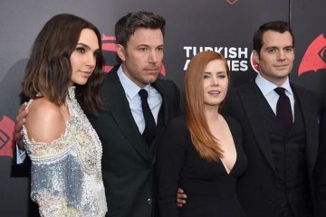 'Batman v Superman' premieres in New York