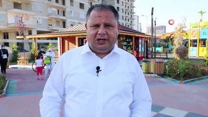 MHP'li vekil çocuklara özel yaptırdığı maskeleri oyun parklarında dağıttı