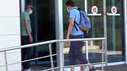 Cezayirli emlakçı  otomobilinin bagajında ölü bulundu