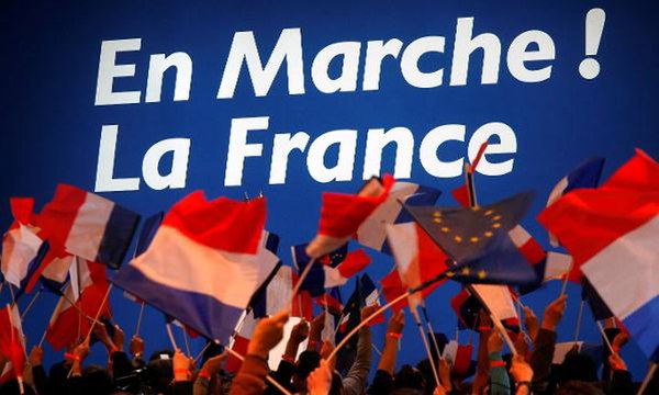 Macron and Le Pen set to win first round of French presidential polls