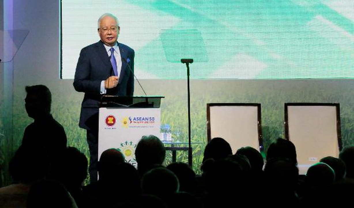 Najib: Trade barriers hindering Asean economic integration