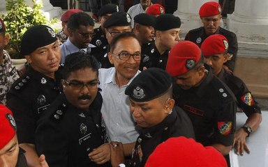 Anwar has right to appear for hearing, says Court