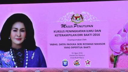 Rosmah: Leaders’ wives should be social media smart
