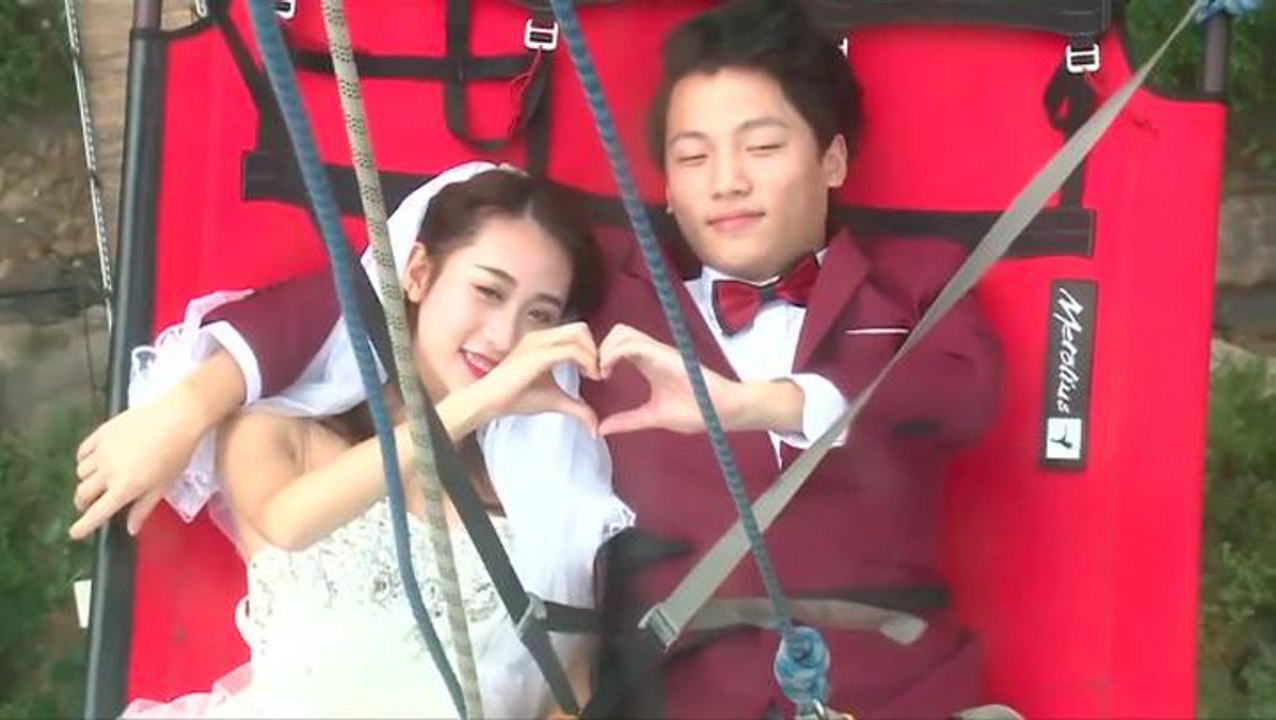 A special wedding on glass bridge