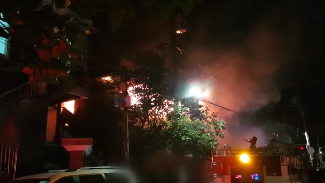 다가구 주택 화재...건물 2층 대부분 불타 / YTN