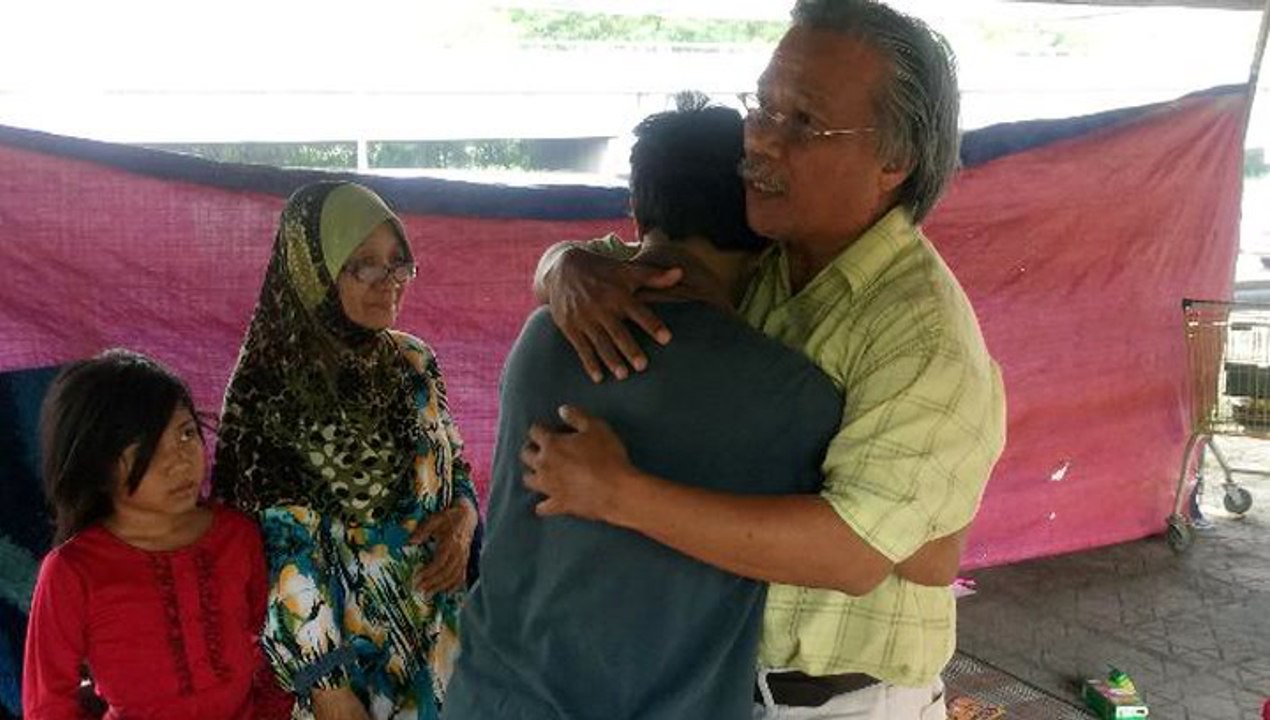 Homeless family gets DBKL flat