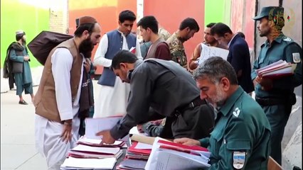 السلطات الأفغانية بدأت إطلاق سراح سجناء طالبان الـ400