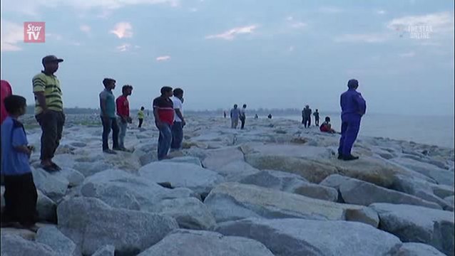 Man feared drowned after fishing boat sinks