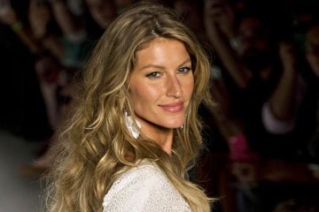 Gisele Bundchen struts to the top