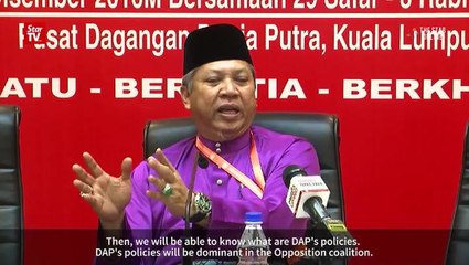 下载视频: Annuar says Umno merely explains the situation about voters' choice between DAP and Umno