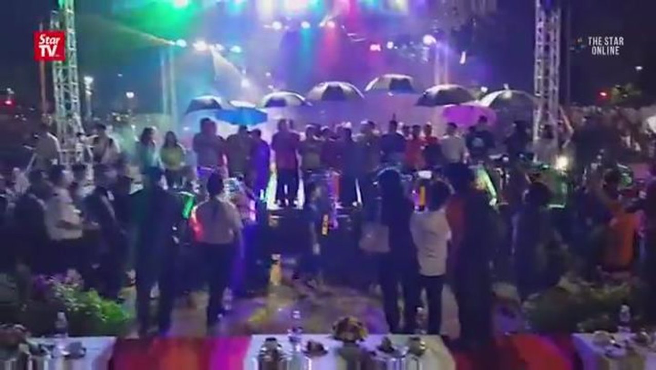 Massive show of unity and harmony