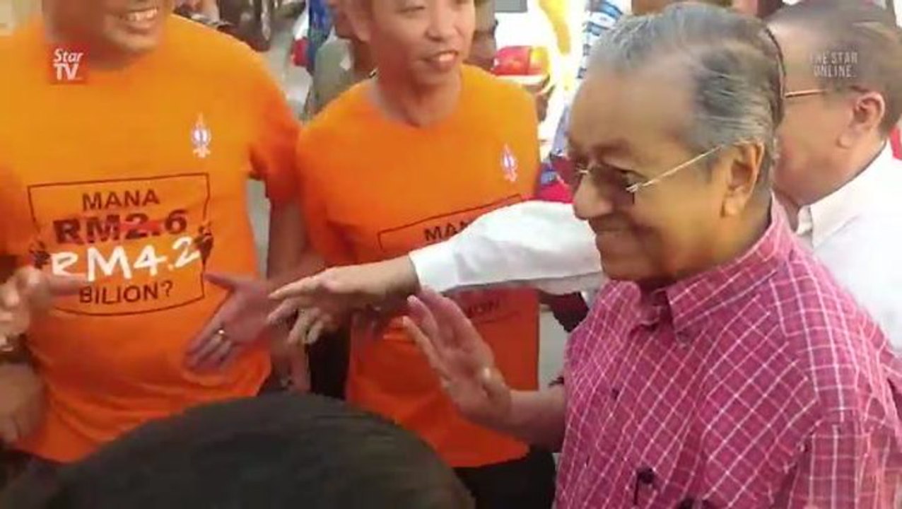 Tun M arrives at DAP's Special Colloquium