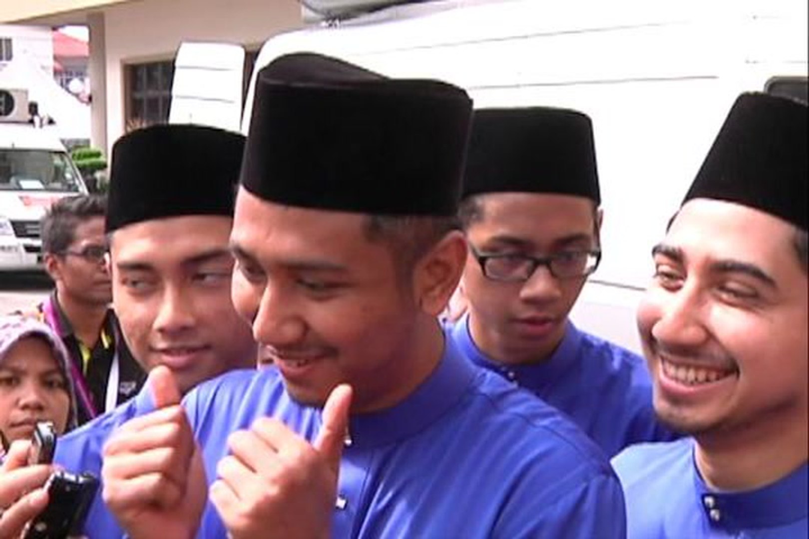 Wan Mohd Khair Il S Family Vows To Continue His Political Struggle Video Dailymotion