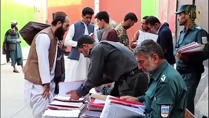 Últimos 400 talibãs começam a ser libertados