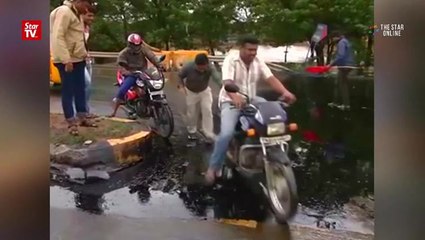 Four killed, thousands evacuated in Indian cyclone