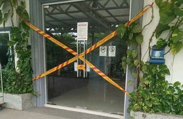 Tải video: Jamal's resort sealed off for not having operating licence