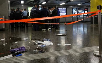 Man sets himself on fire on Hong Kong train