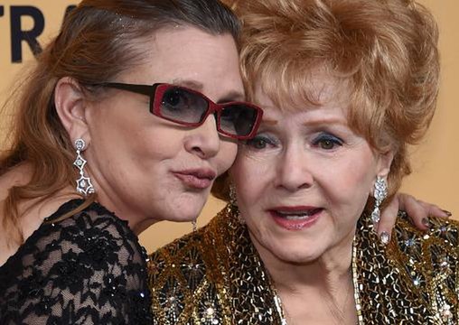 Debbie Reynolds, mother of Carrie Fisher, dies