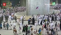 Muslims carry out ritual stoning of the devil as part of Haj pilgrimage