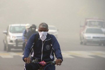 New Delhi pollution hits dangerous levels