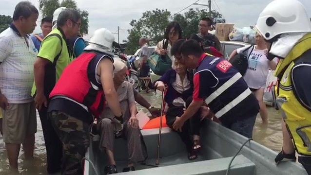 Penang floods: Police and military deployed