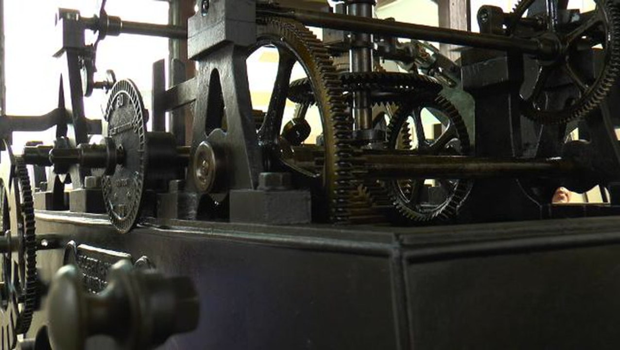 New guardians for Sultan Abdul Samad clock