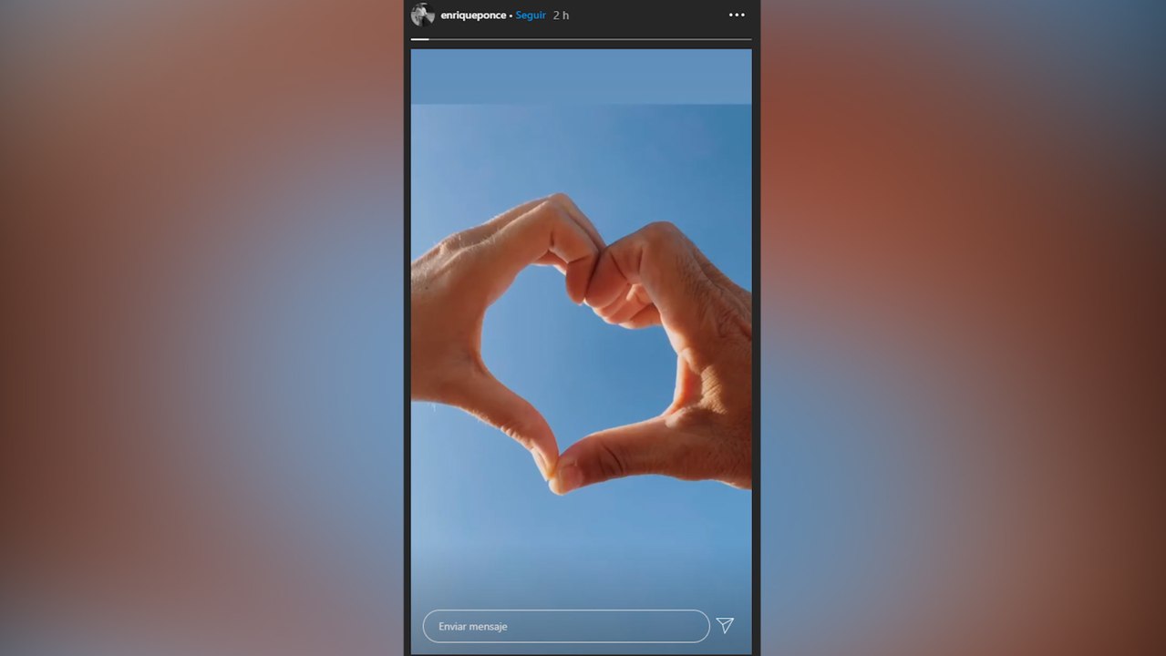 Enrique Ponce se declara a Ana Soria con la canción 'Jóvenes eternamente'