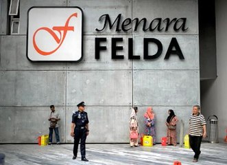 MACC officers retrieve suspended FGV chief's documents