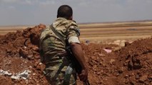 مخاوف من عودة المعارك.. النظام السوري يرسل تعزيزات عسكرية لريف حلب