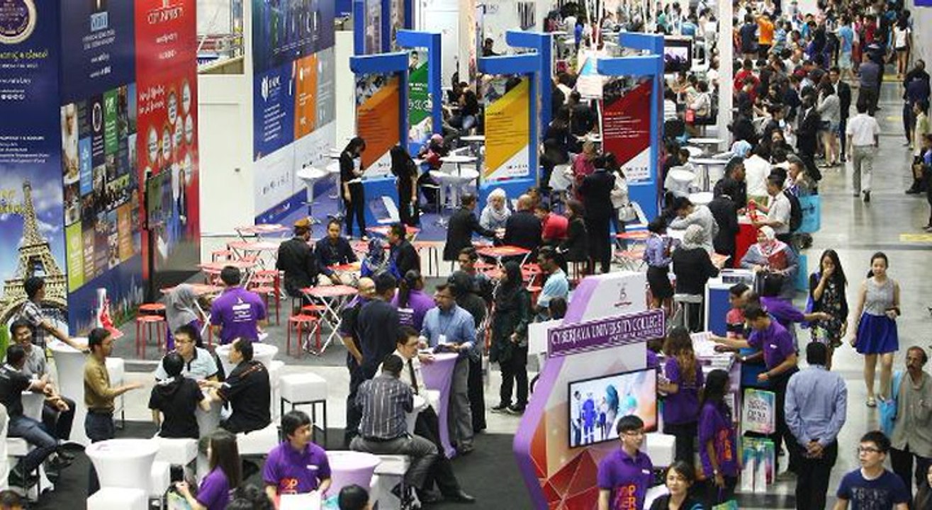 Thousands throng Star Education Fair 2017