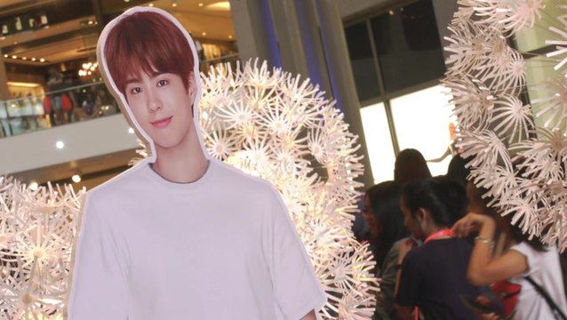 Park Bo Gum draws massive crowd at Samsung Galaxy S9 and S9+ launch