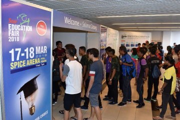 Download Video: Crowds throng Star Education Fair 2018