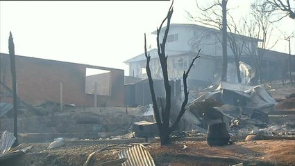 Download Video: Australian bushfire destroys homes, hundreds of people flee