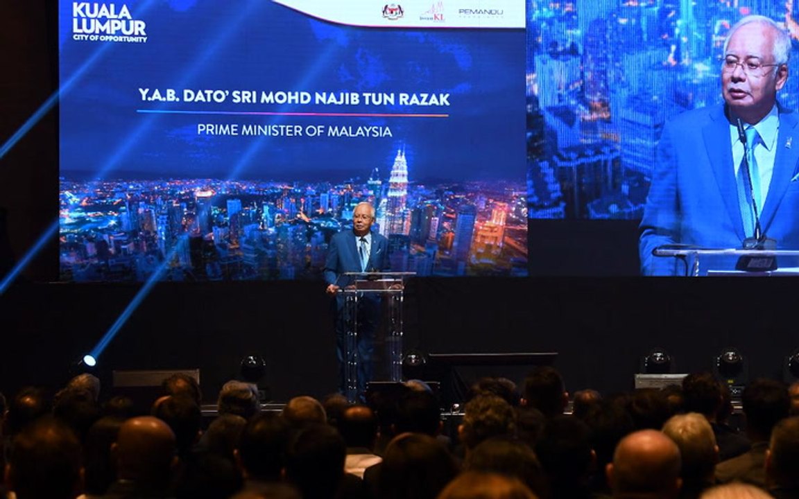 Najib takes a jibe at Tun M and Pakatan Harapan manifesto