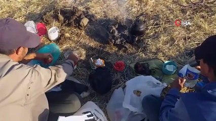 50 derece sıcaklıkta çalışan çobanların zorlu mücadelesi