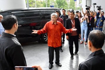 Zahid gives statement to MACC